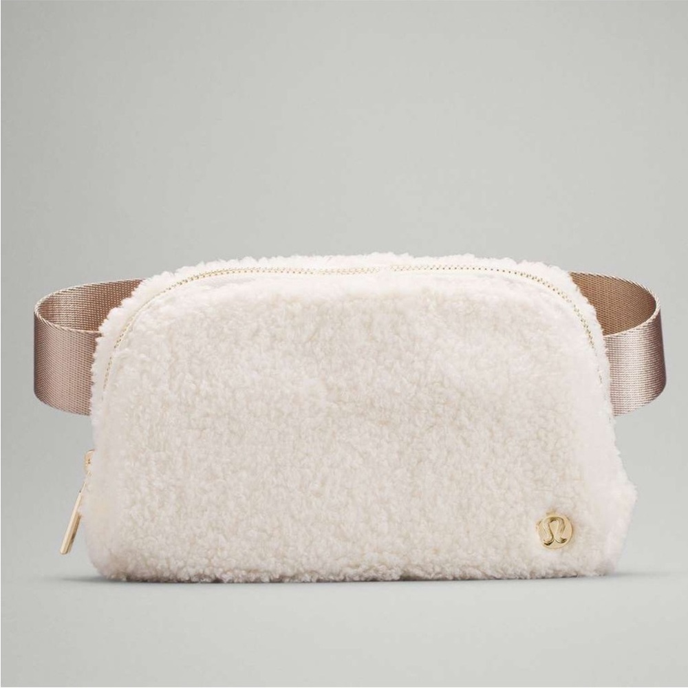 Lululemon Sherpa Fleece belt bag new without tags